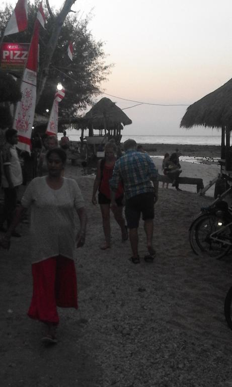 Coral Beach Pizza Cottages Gili Trawangan Eksteriør bilde