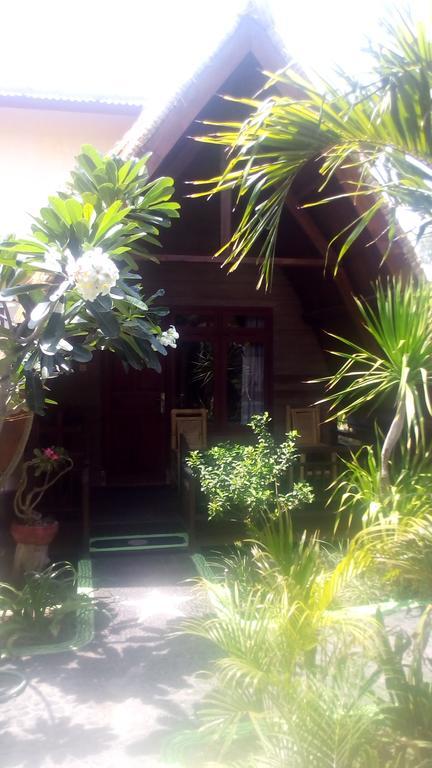Coral Beach Pizza Cottages Gili Trawangan Eksteriør bilde