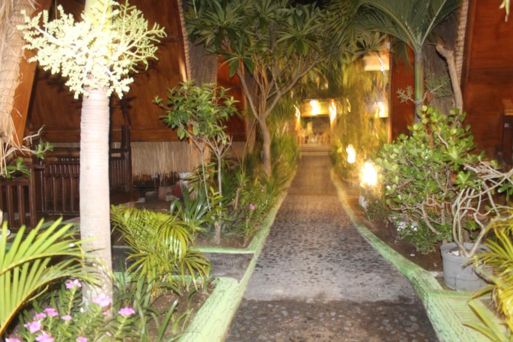 Coral Beach Pizza Cottages Gili Trawangan Eksteriør bilde